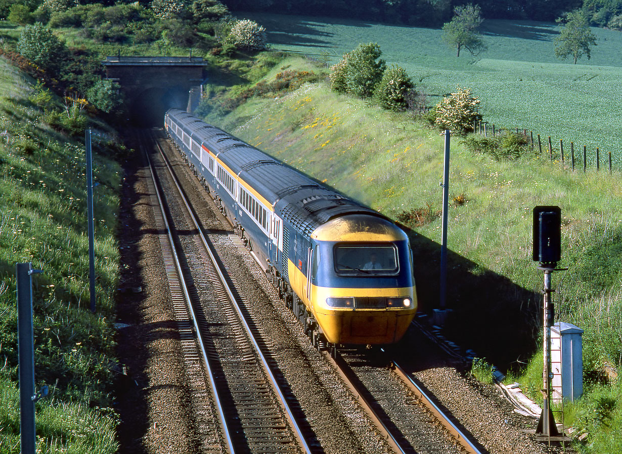 43116 Peascliffe Tunnel 14 June 1986