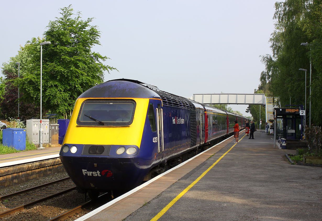 43127 Kingham 28 May 2016