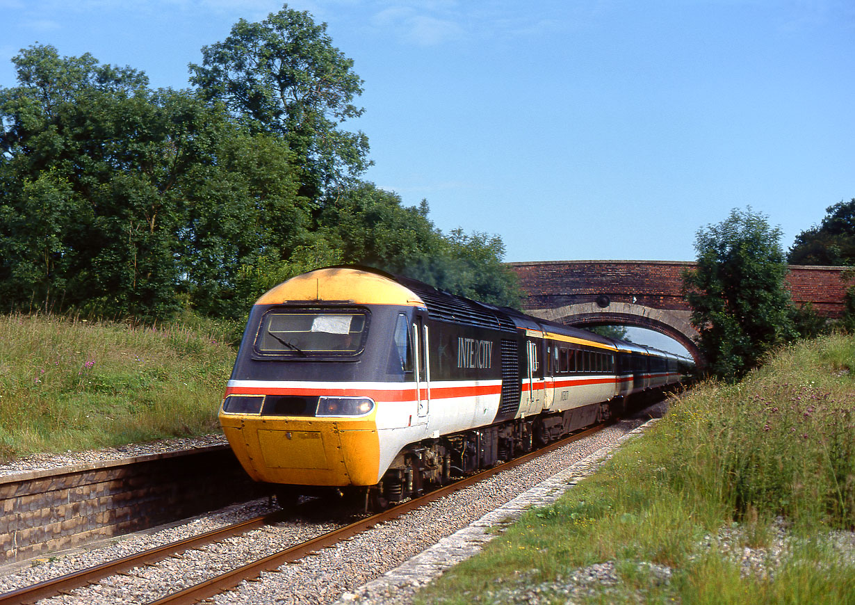 43132 Oaksey 3 July 1990