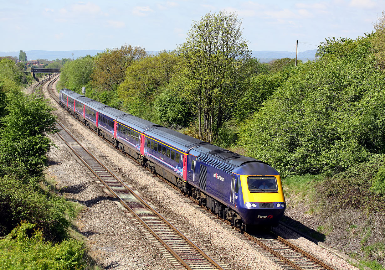 43133 Up Hatherley 4 May 2010