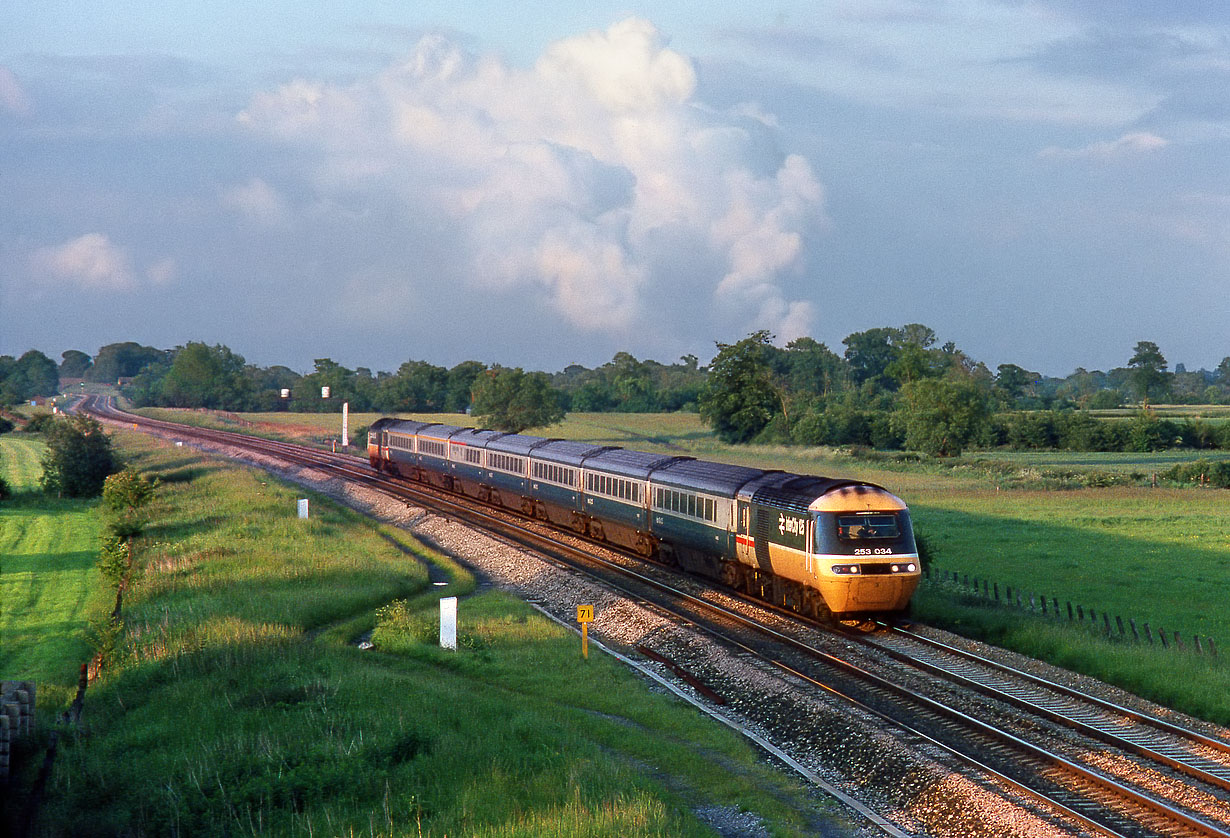 43137 Shrivenham (Ashbury Crossing) 9 June 1987