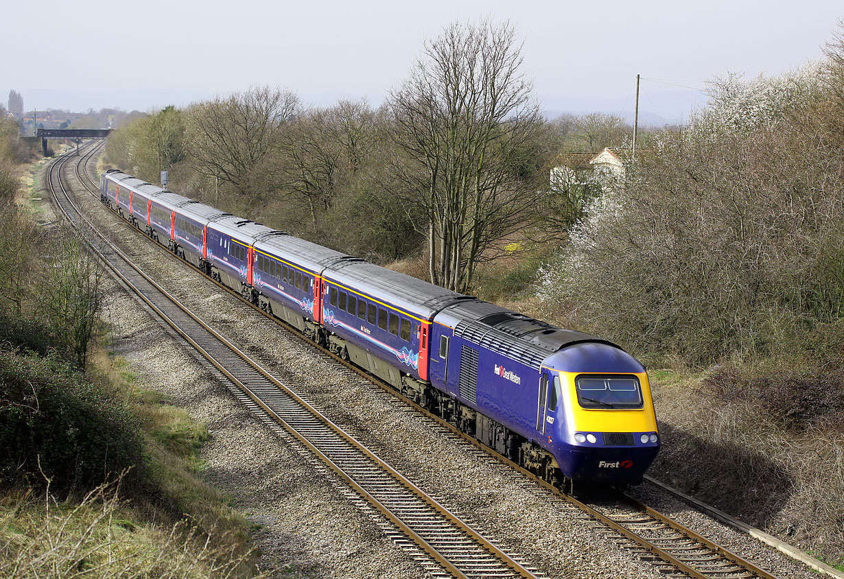 43137 Up Hatherley 16 March 2009