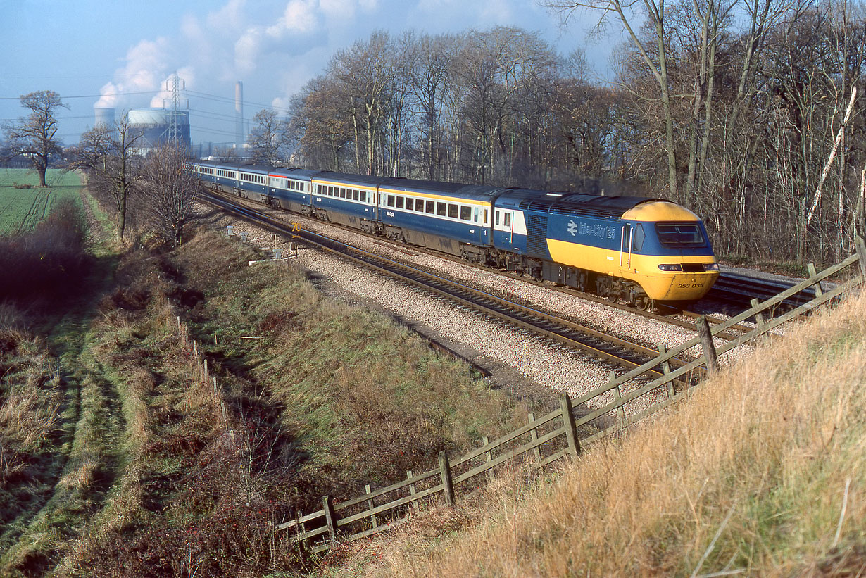 43139 South Moreton (Didcot East) 1 December 1983