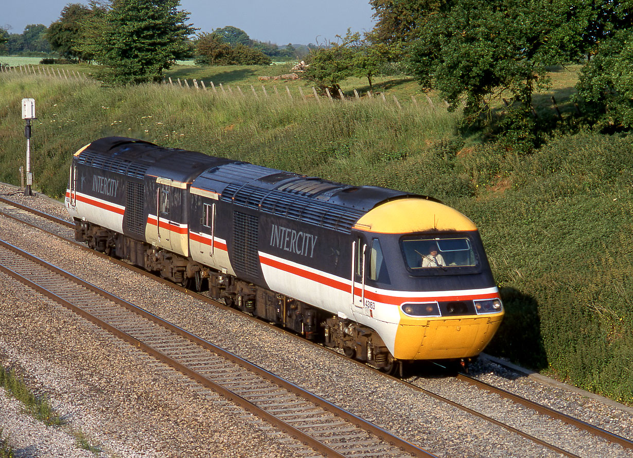 43163 & 43040 Compton Beauchamp 25 June 1996