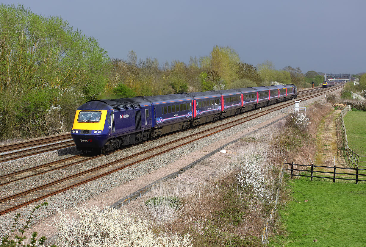 43168 Denchworth (Circourt Bridge) 16 April 2015