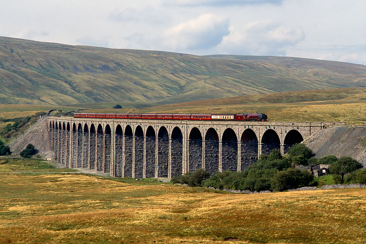 46229 Ribblehead Viaduct 14 August 1993