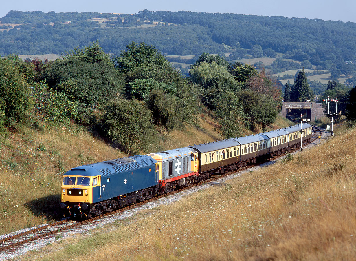 47105 & 20137 Winchcombe 10 August 1995