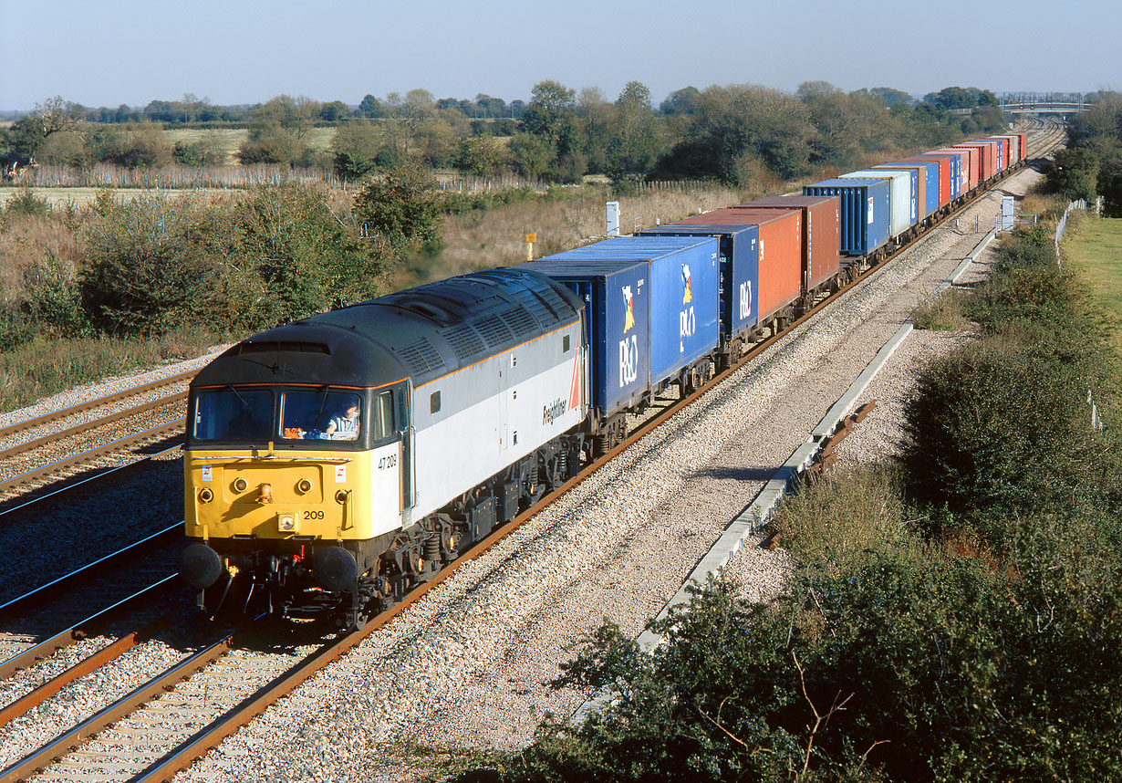 47209 Denchworth (Circourt Bridge) 28 October 1997