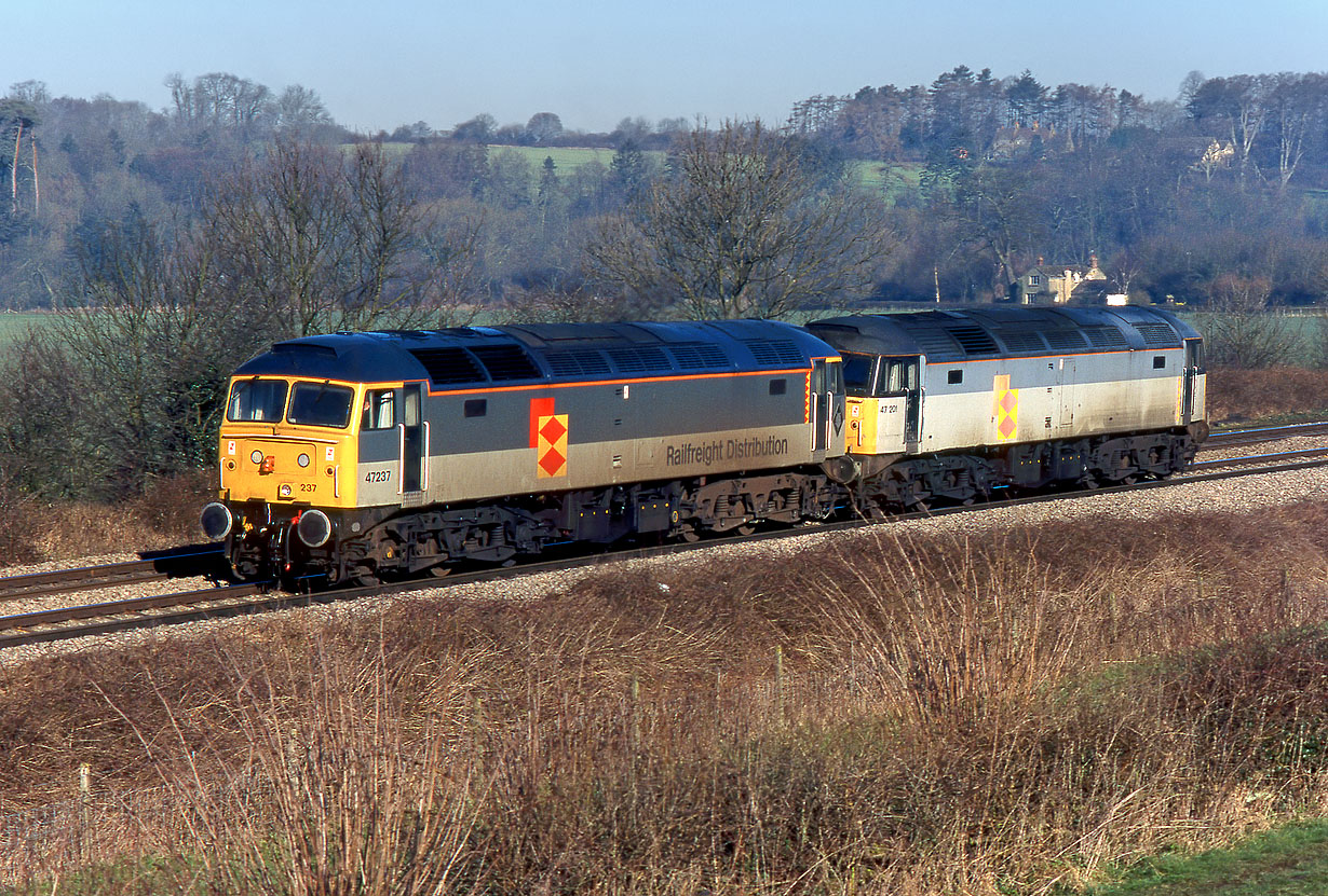 47237 & 47201 Heyford 13 March 1995