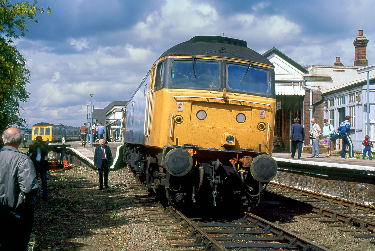 47586 Stratford-upon-Avon 13 May 1989