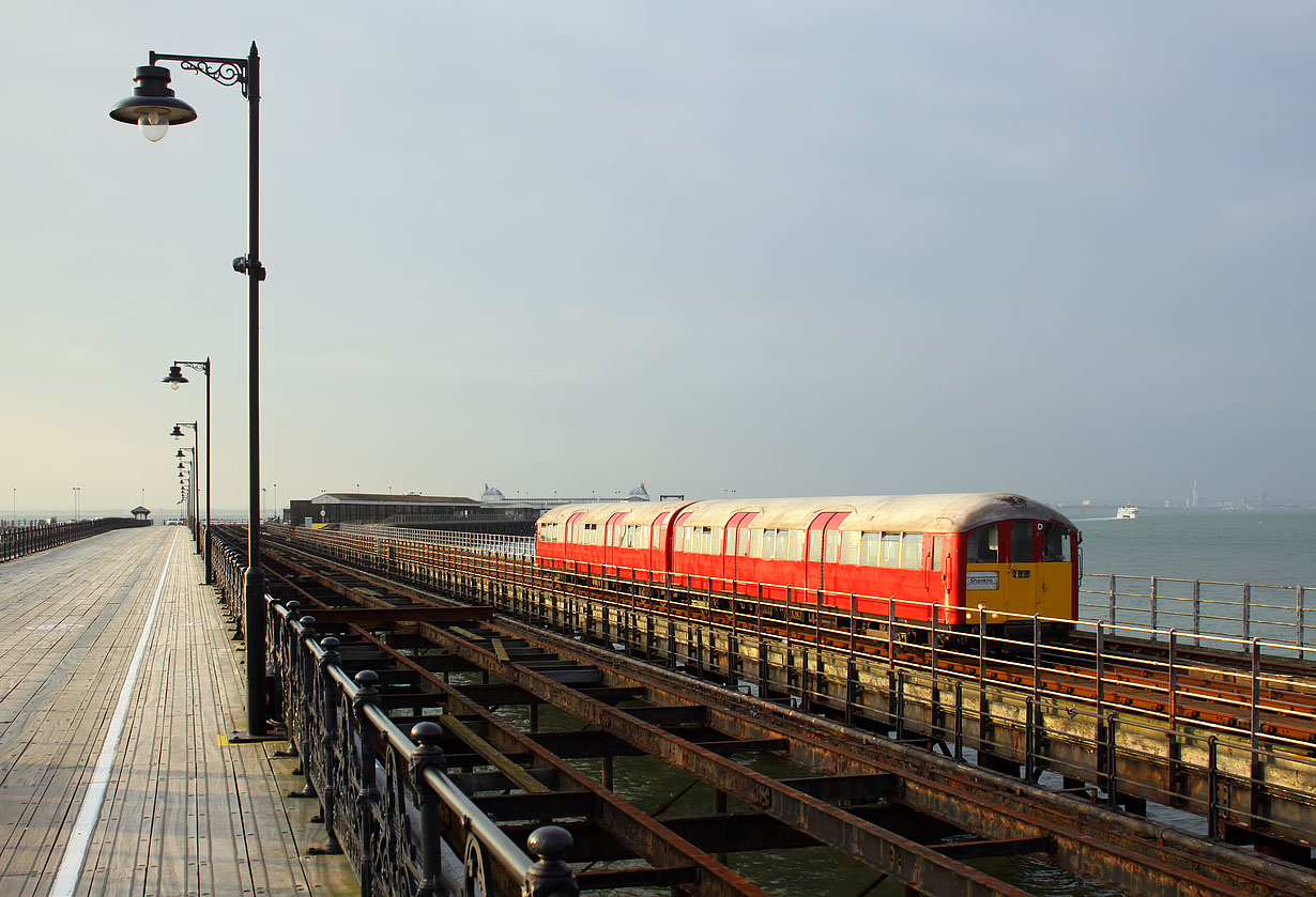 483007 Ryde Pier Head 30 May 2013