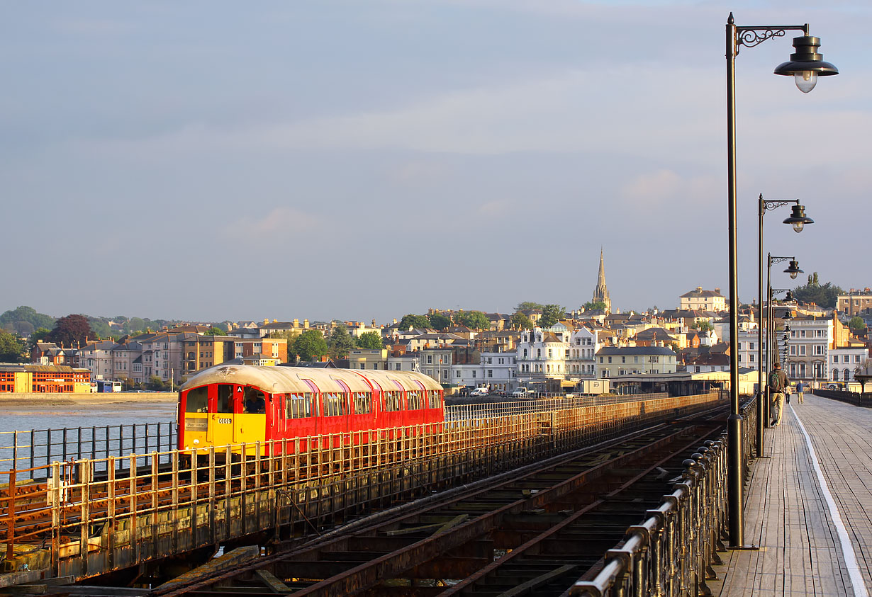 483009 Ryde Pier Head 30 May 2013