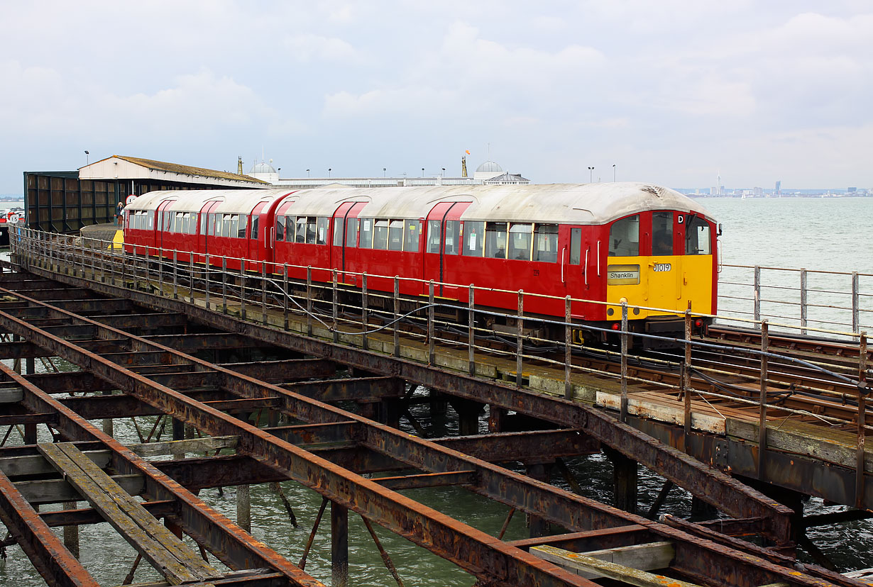 483009 Ryde Pier Head 30 May 2013