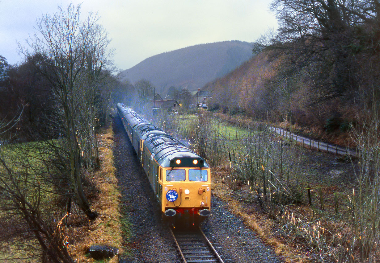 50007 & D400 Stowe 23 January 1993