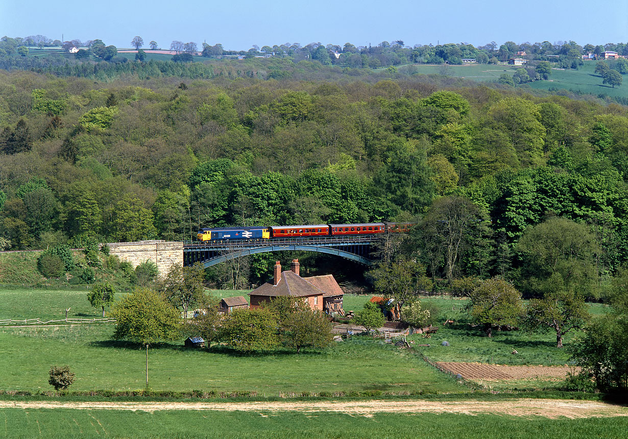 50031 Victoria Bridge 7 May 1993