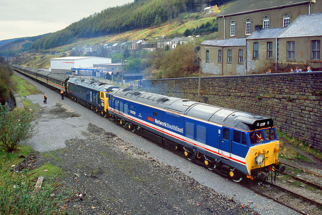 50033 & D400 Pontycymer 4 April 1992