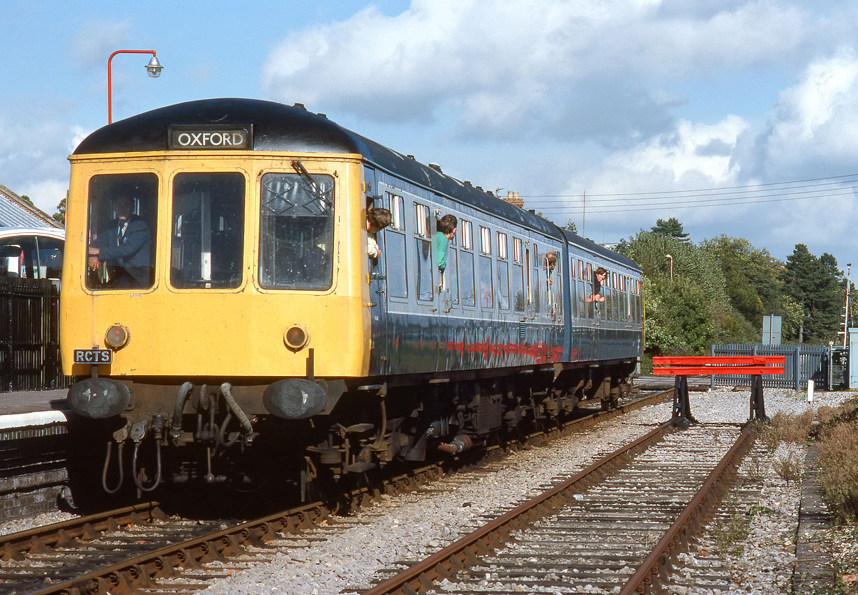 53002 & 54047 Bicester Town 17 October 1987