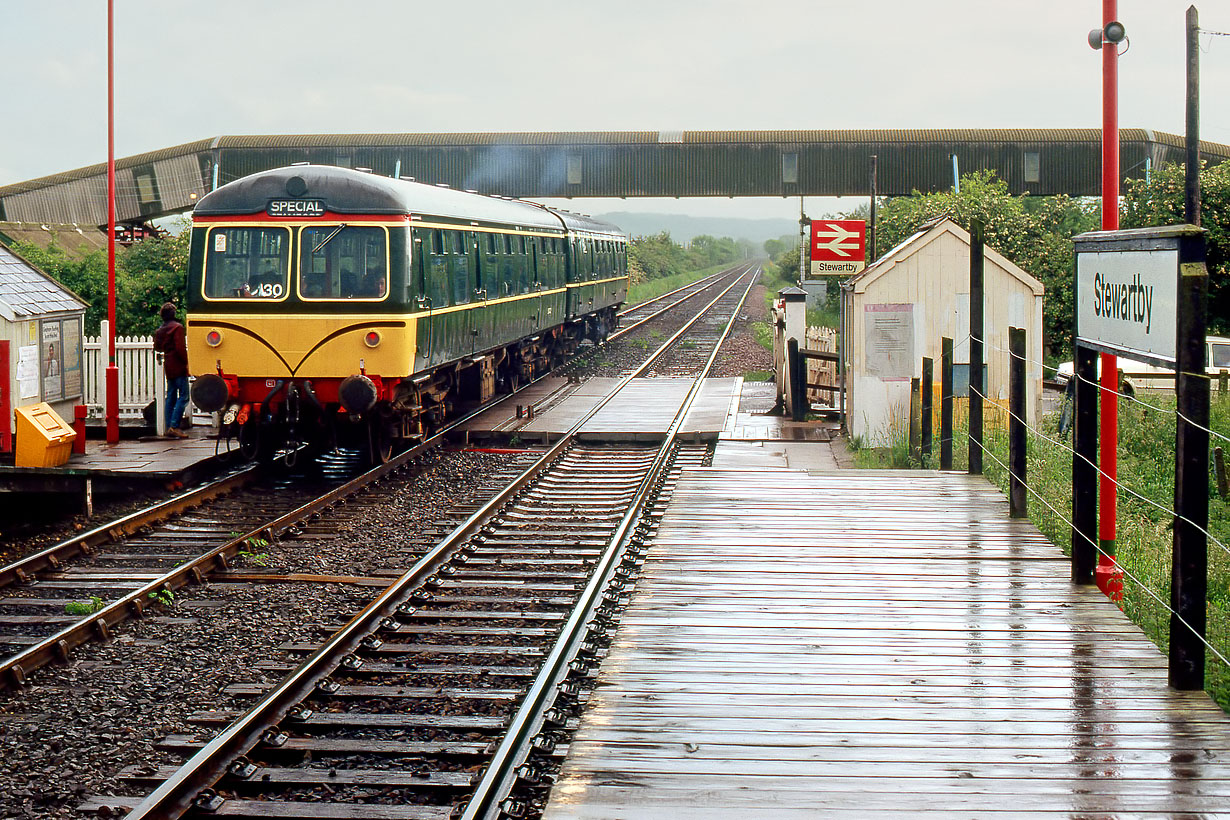 54122 & 53359 Stewartby 29 May 1988