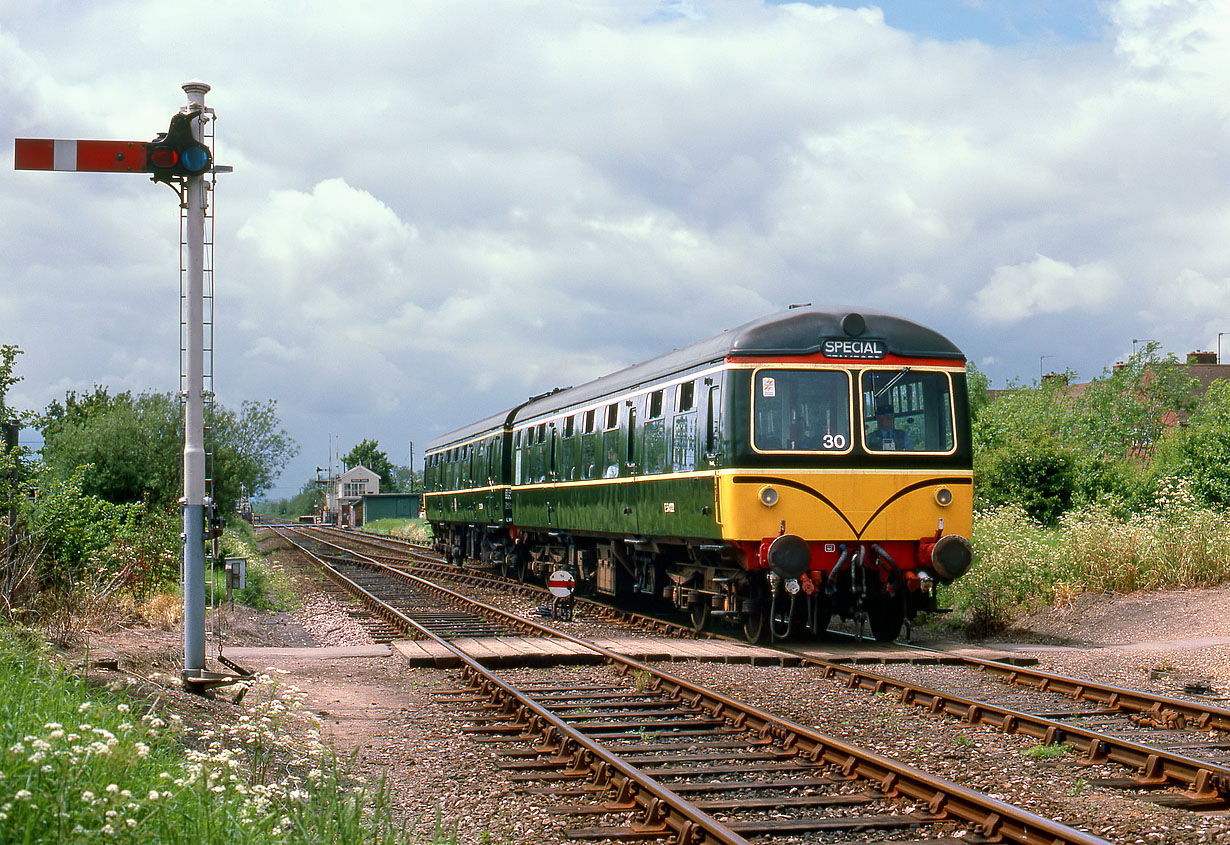 54122 & 53359 Woburn Sands 29 May 1988