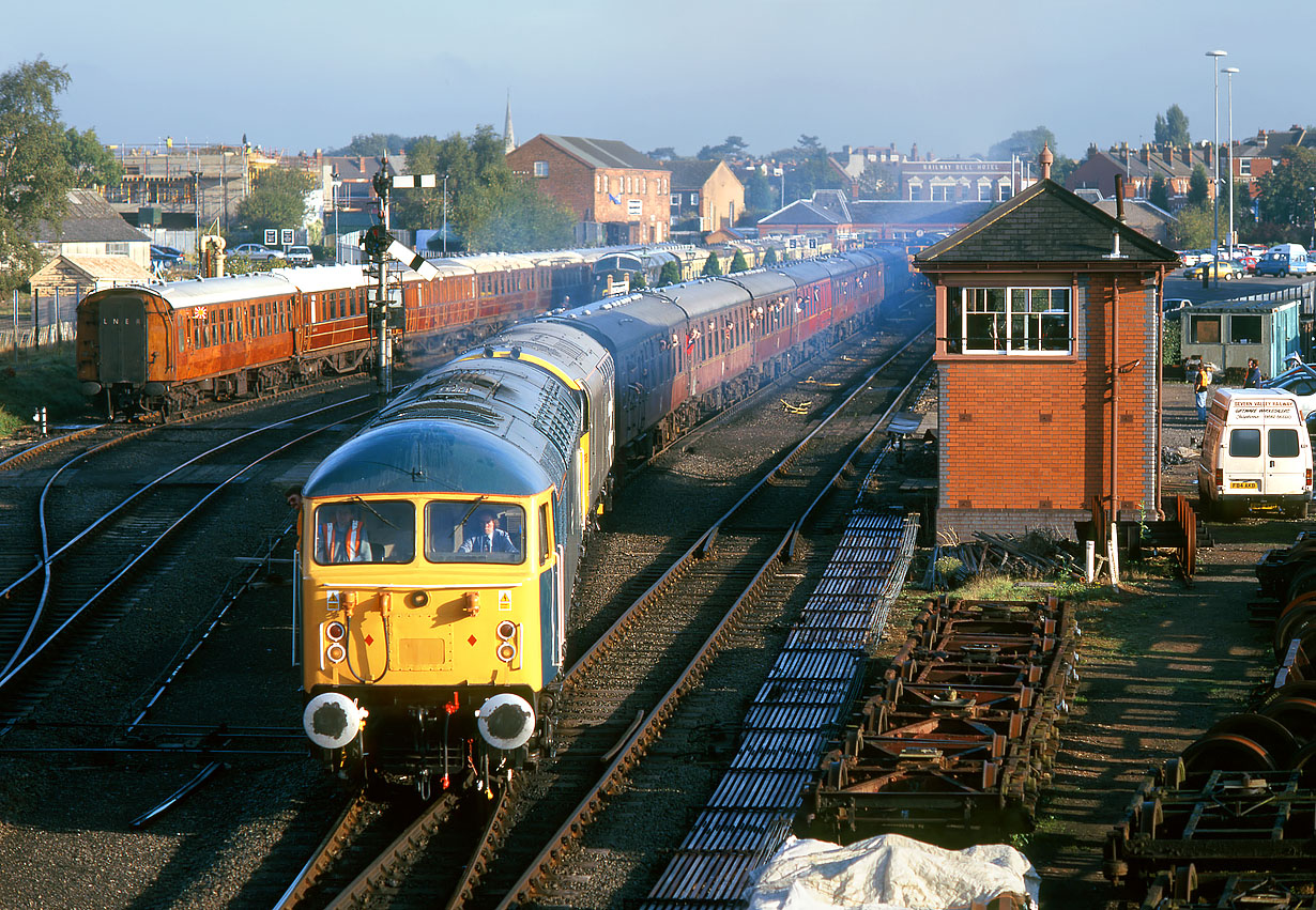 56006 & 37906 Kidderminster 30 September 2000