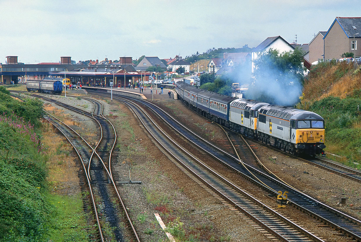 56028 & 56009 Llandudno Junction 11 August 1991