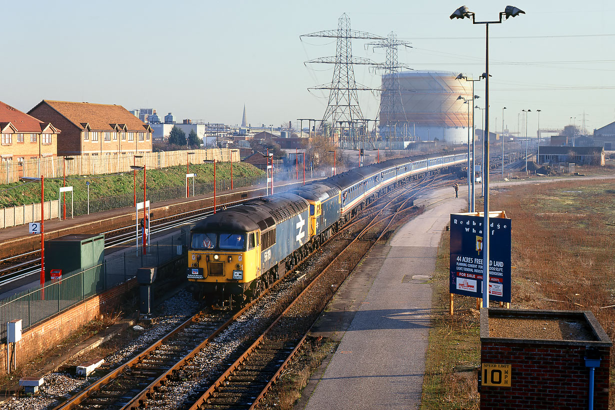 56119 & 33114 Redbridge 12 January 1992