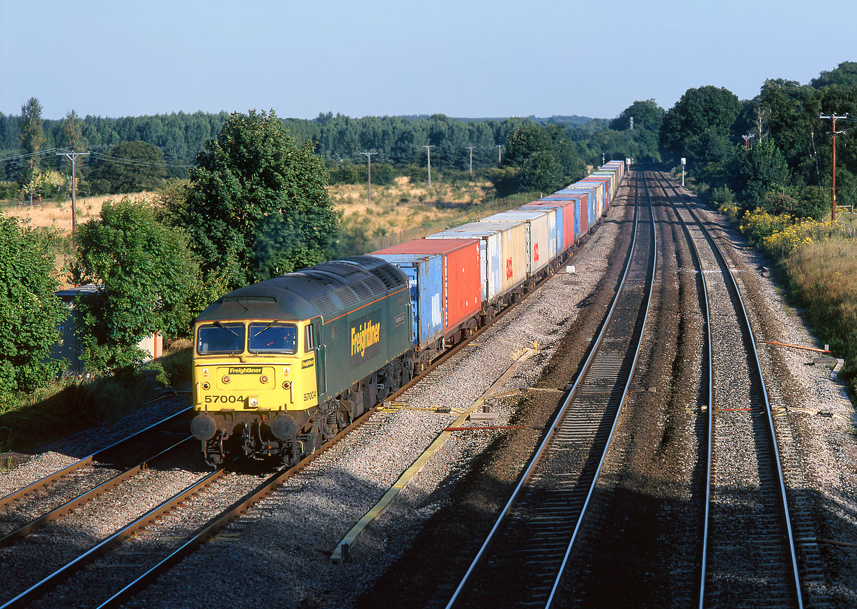 57004 Lower Basildon 26 July 1999