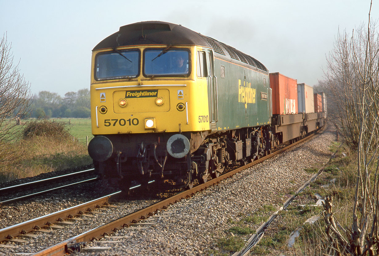 57010 Yarnton 10 April 2002