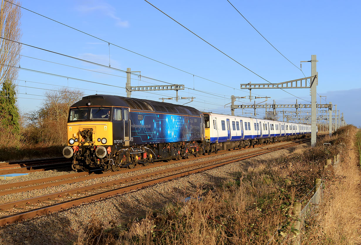 57312, 315854 & 315844 Challow 4 January 2022