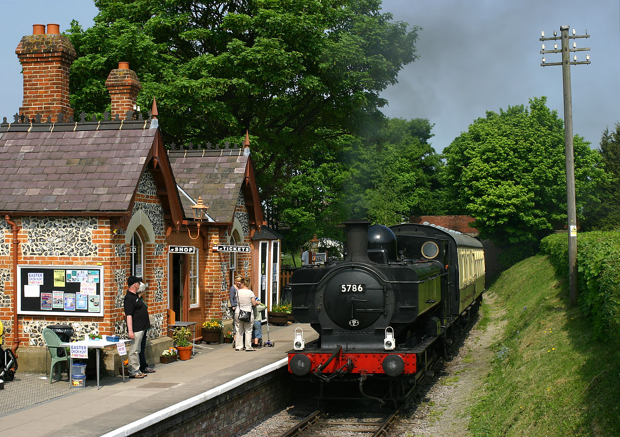 5786 Chinnor 24 April 2011