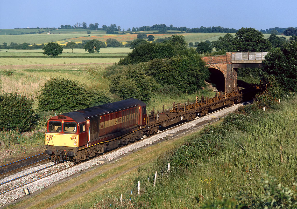 58030 Overthorpe 16 June 1999