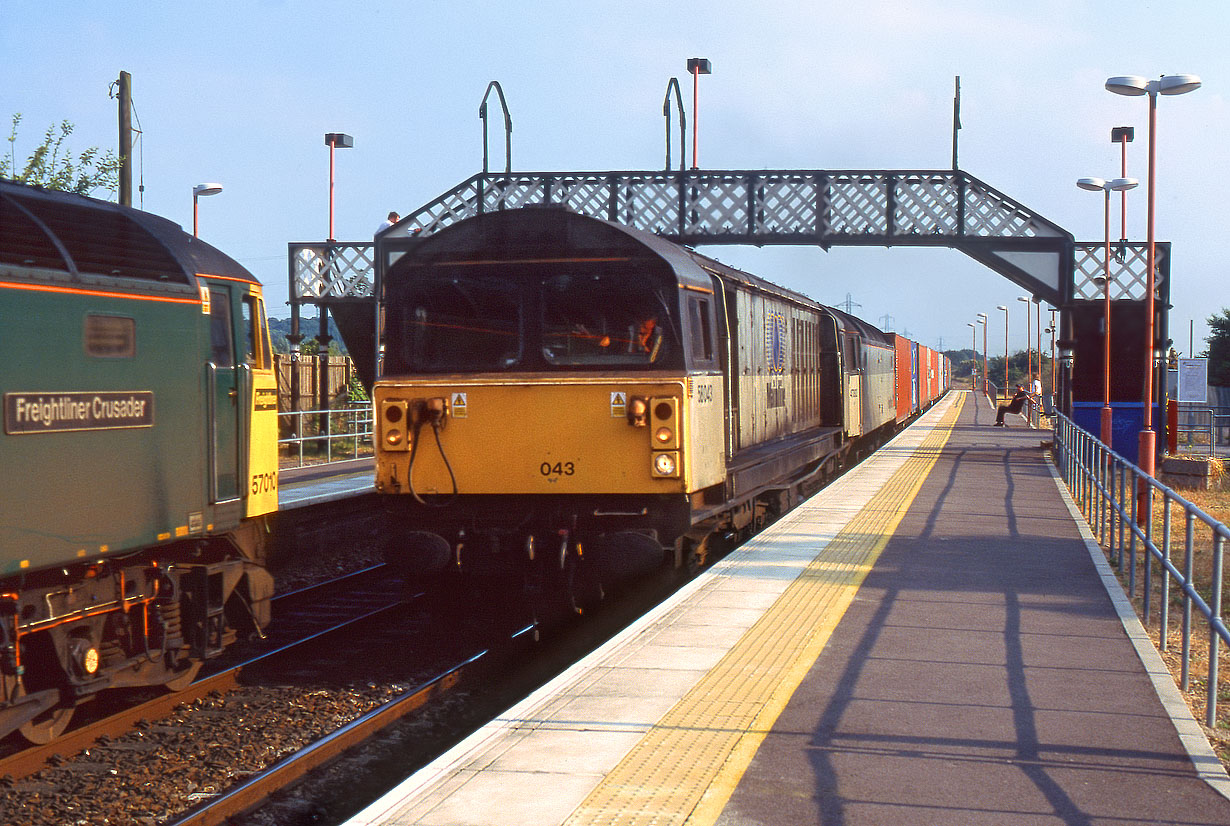 58043 & 47302 Radley 25 June 2001