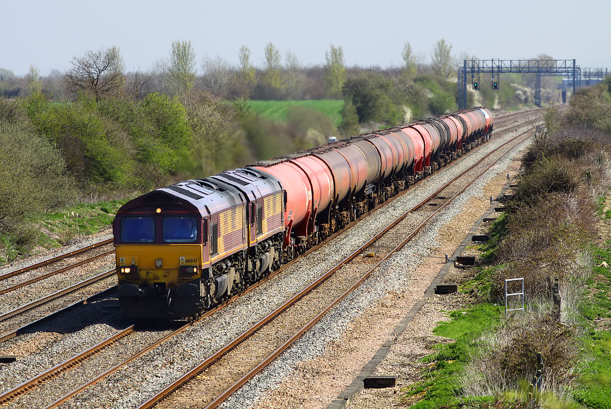 66035 & 66061 Challow 17 April 2010