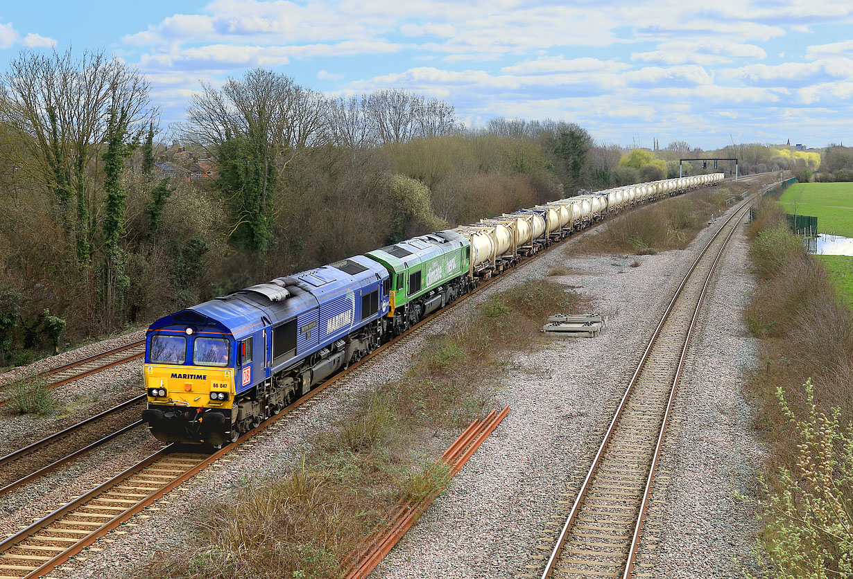 66047 & 66004 Wolvercote 27 March 2023