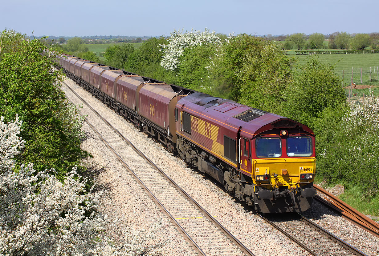 66058 Stoke Orchard 6 May 2013