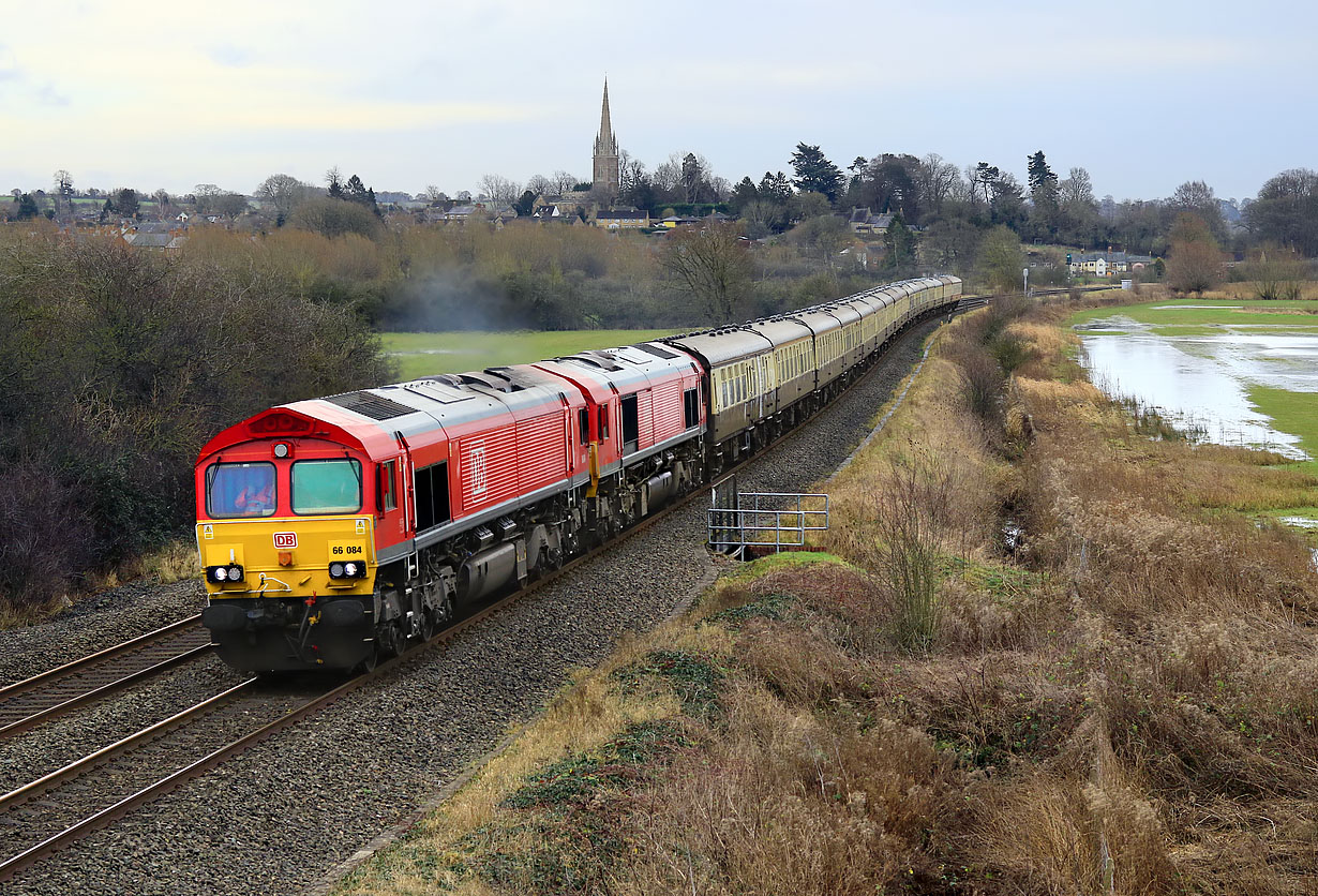 66084 & 66020 Kings Sutton 7 January 2022