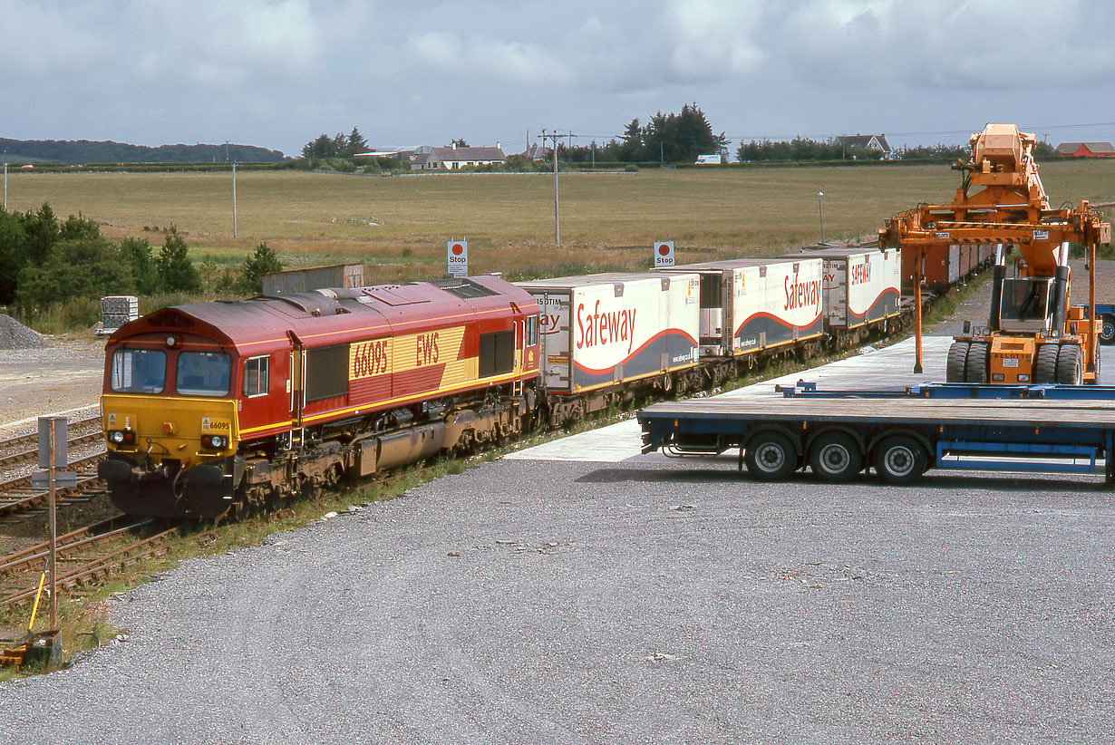 66095 Georgemas Junction 7 August 2000