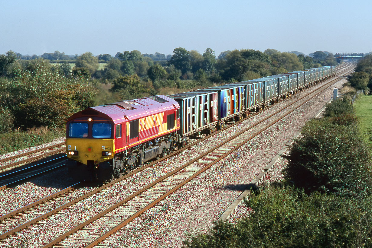 66132 Denchworth (Circourt Bridge) 5 October 1999