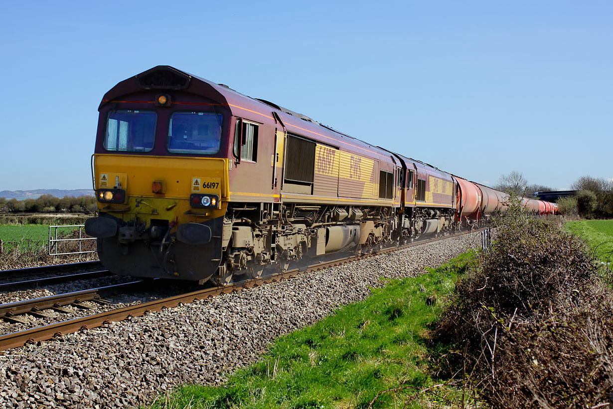 66197 & 66167 Gossington 8 April 2010