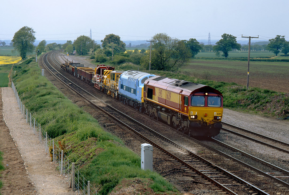 66219 & 37714 Elford 25 May 2001