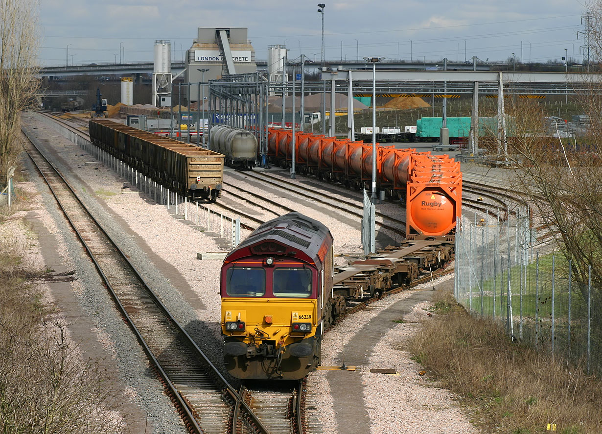 66239 Colnbrook 12 March 2005