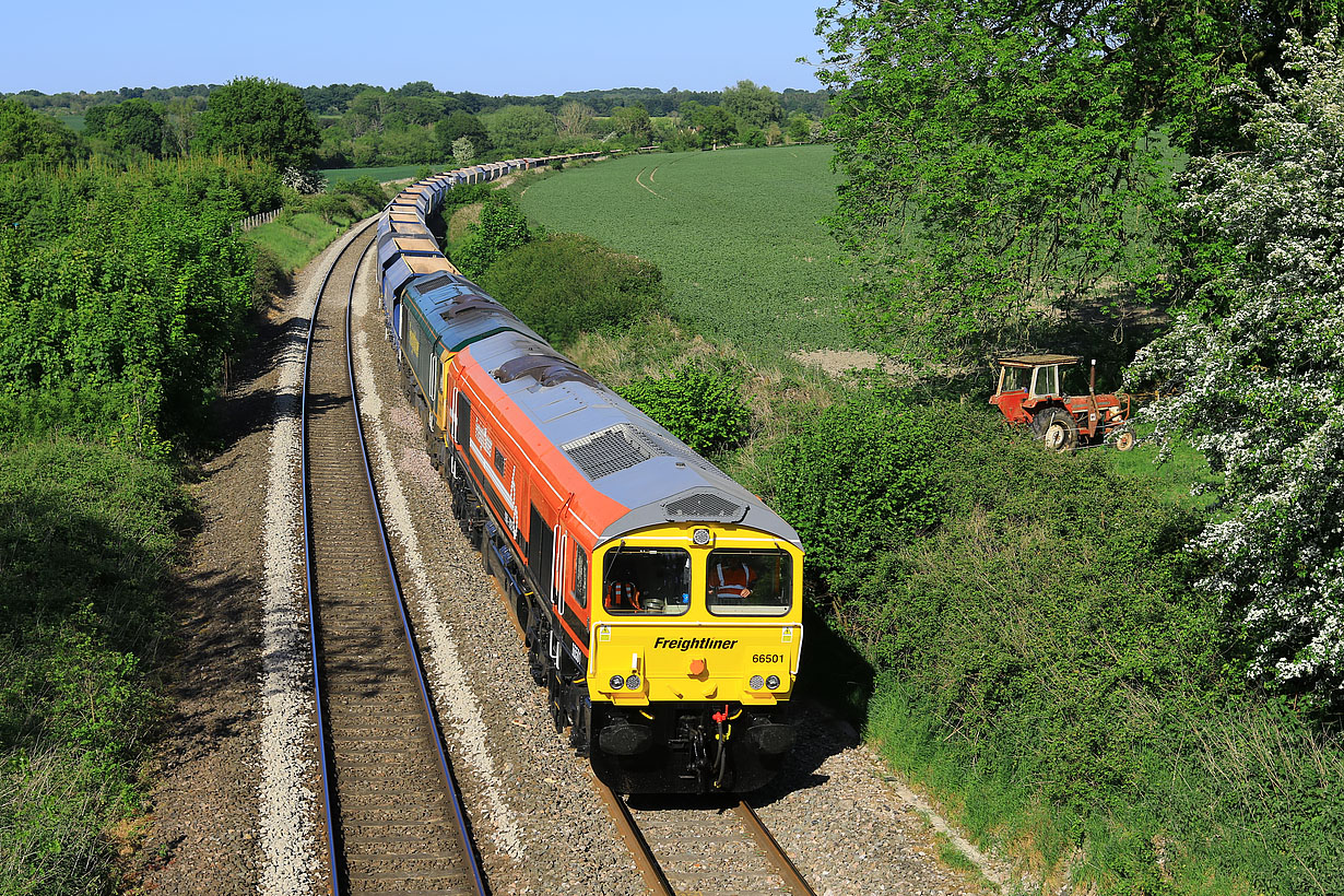 66501 & 66953 Wootton Rivers 16 May 2025