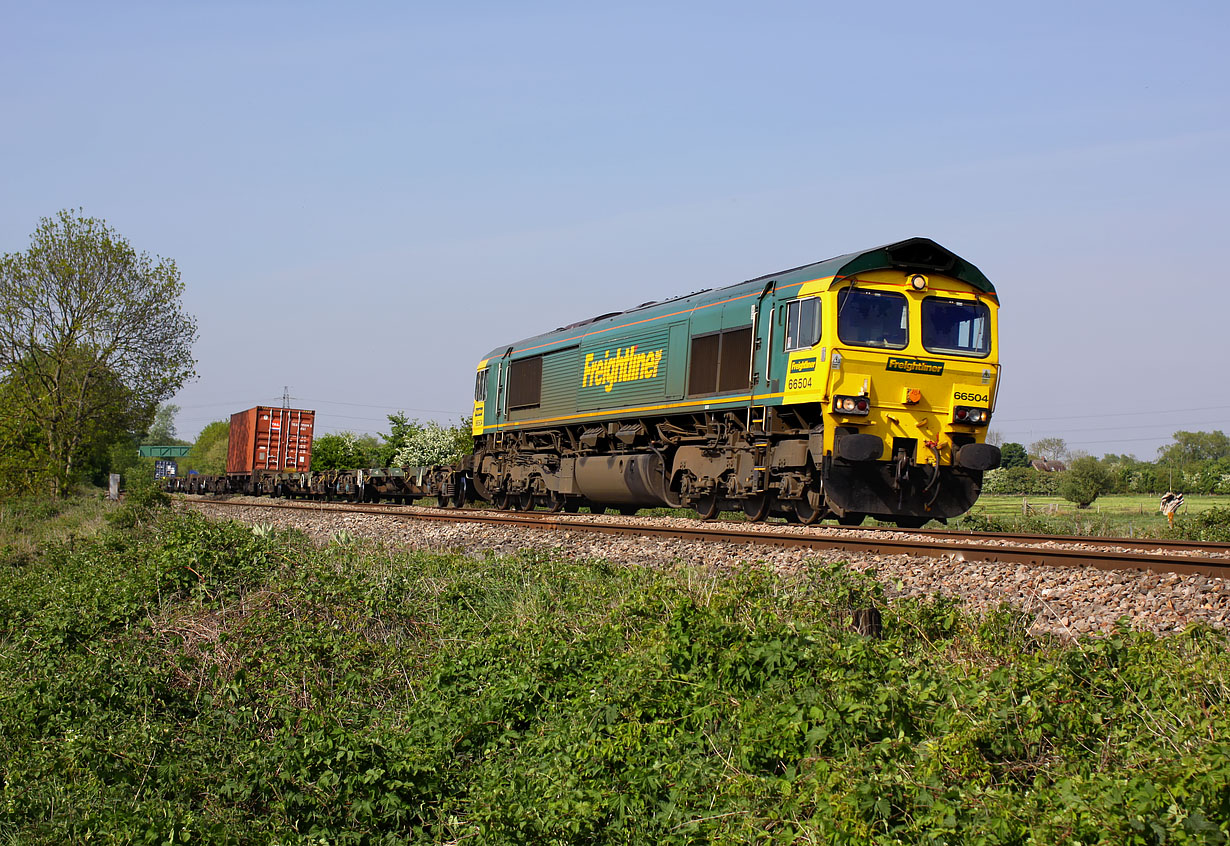 66504 Yarnton 4 May 2011