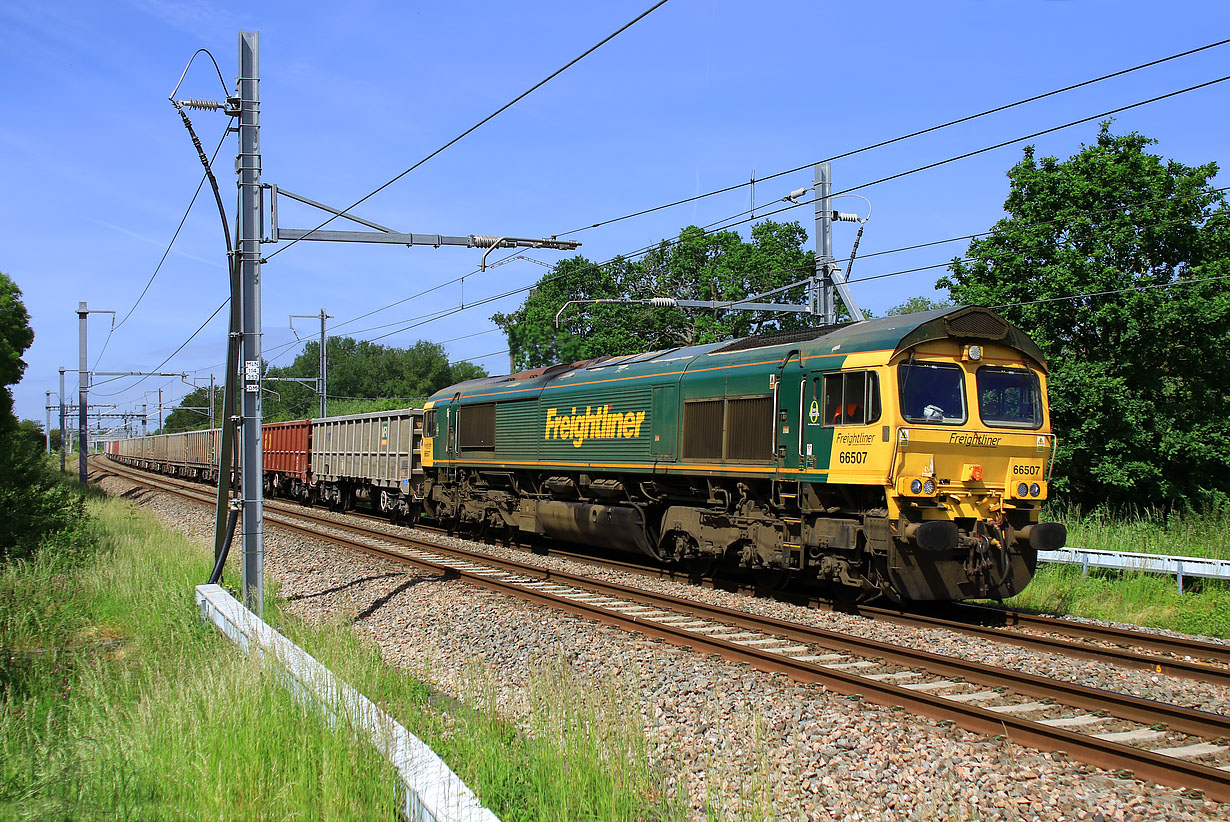 66507 Shrivenham (Ashbury Crossing) 15 June 2021