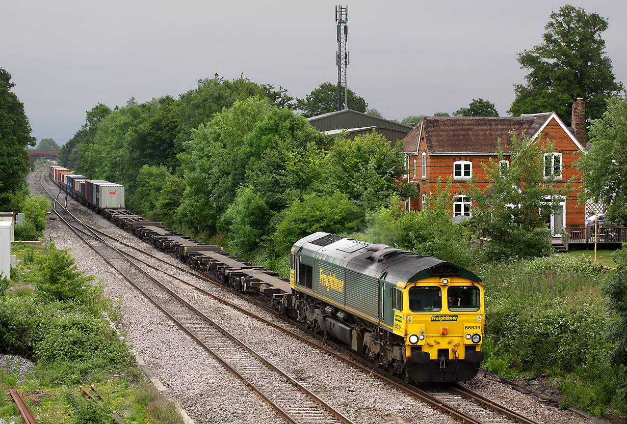 66539 Uffington 4 June 2011