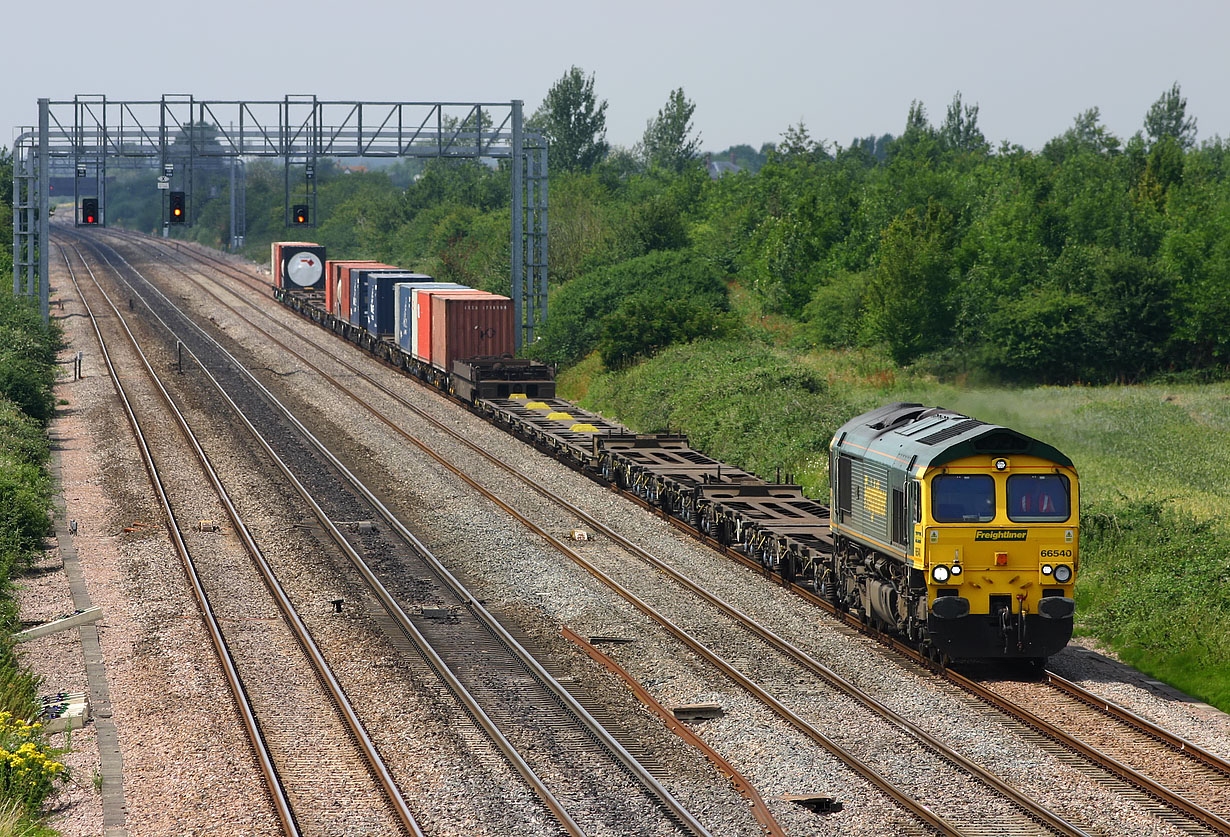 66540 Denchworth (Circourt Bridge) 20 July 2006