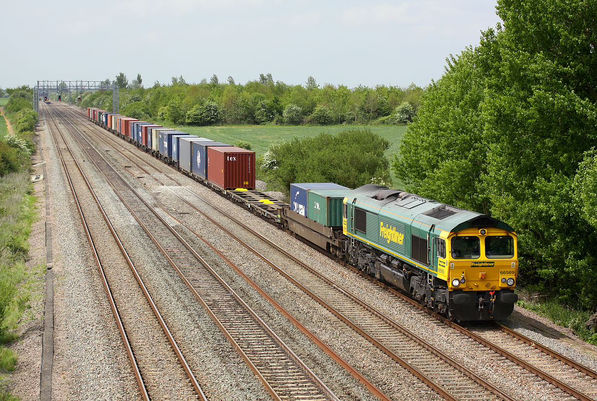 66569 Denchworth (Circourt Bridge) 12 May 2009