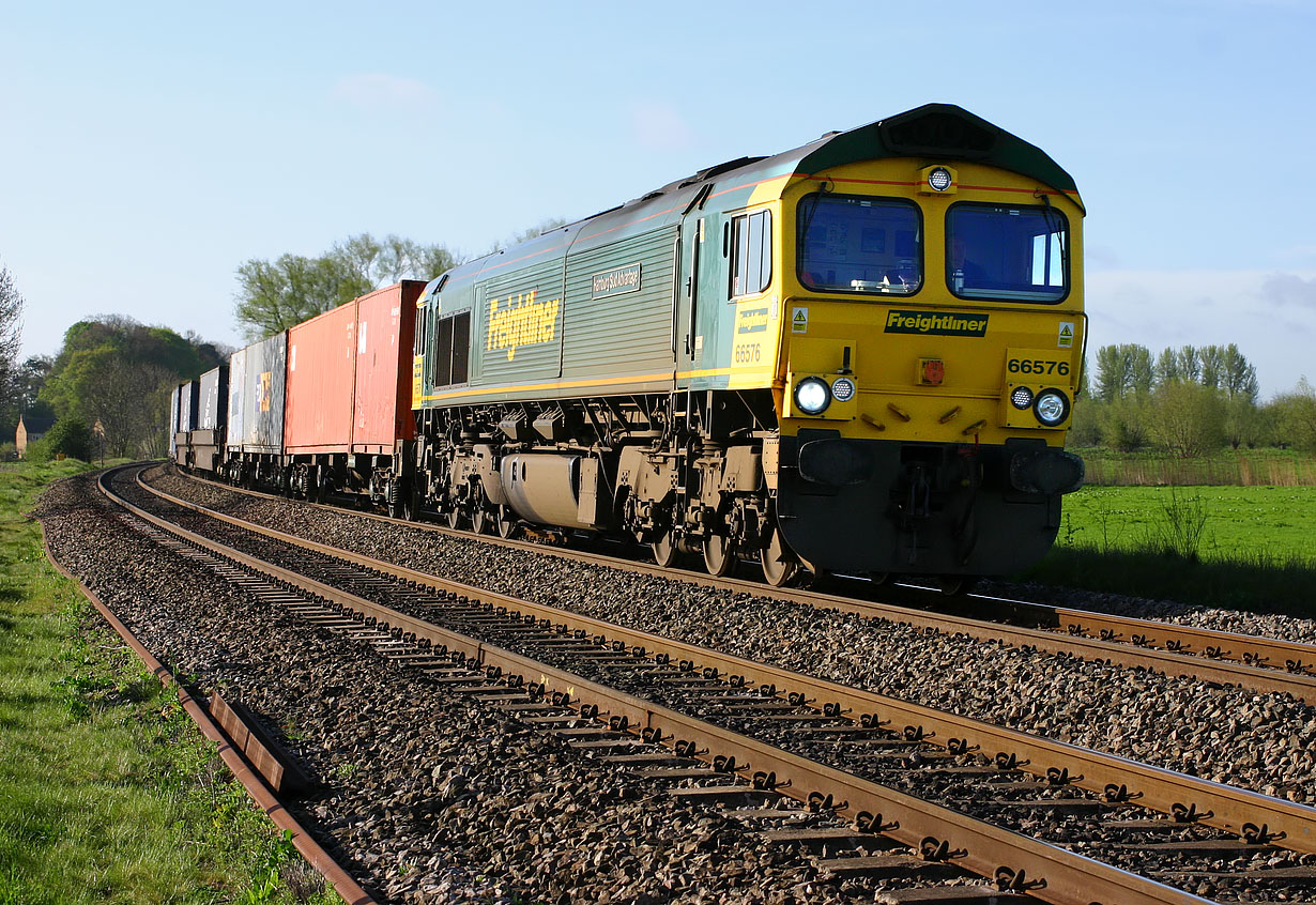 66576 Kings Sutton 28 April 2008