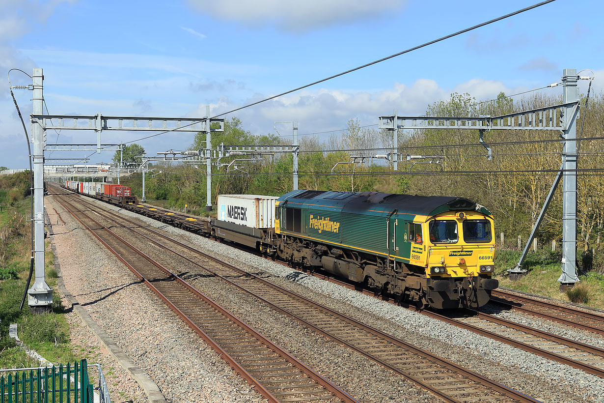 66591 Denchworth (Circourt Bridge) 29 April 2019