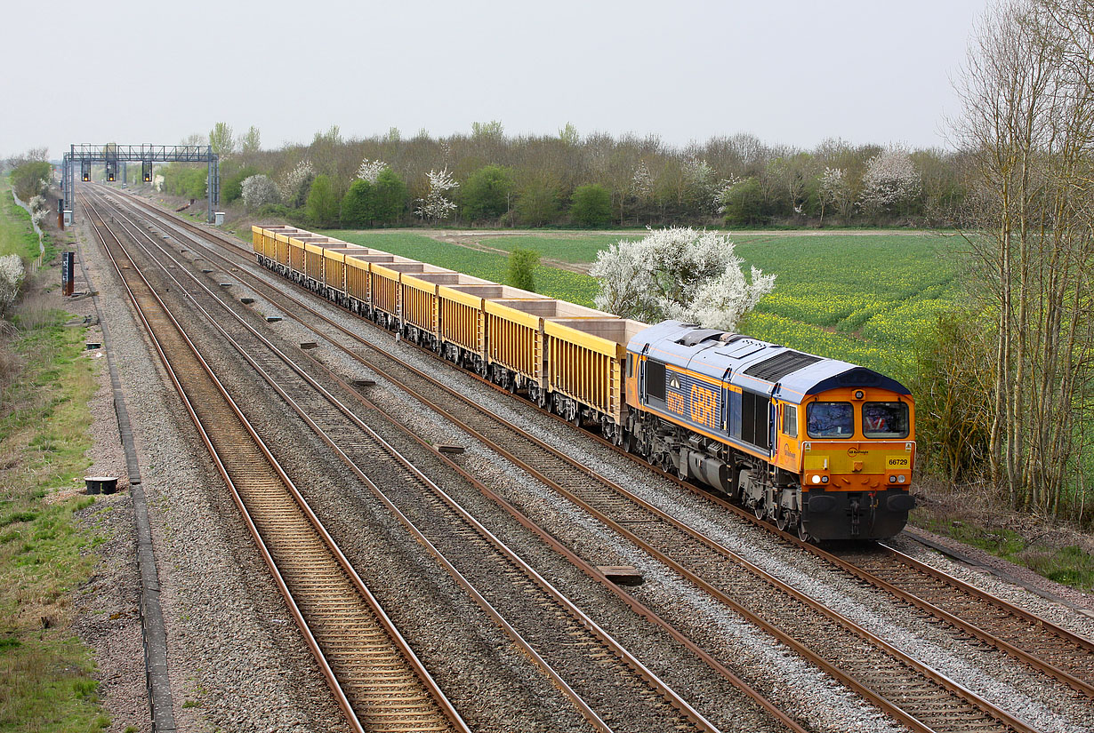 66729 Denchworth (Circourt Bridge) 16 April 2015